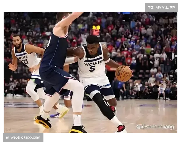 爱德华兹关键时刻爆发，森林狼逆袭开拓者赢得比赛